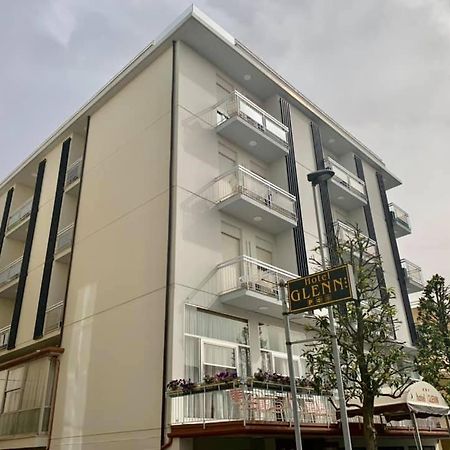Hotel Glenn Римини Экстерьер фото