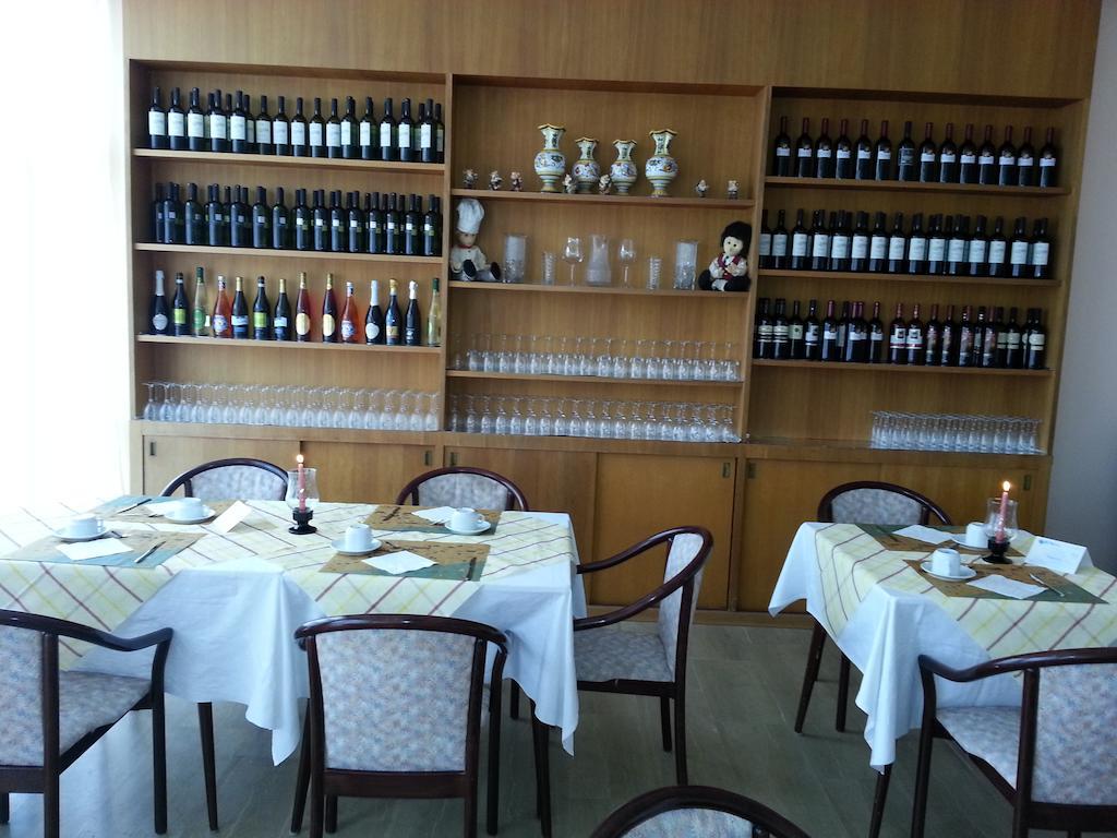 Hotel Glenn Римини Экстерьер фото