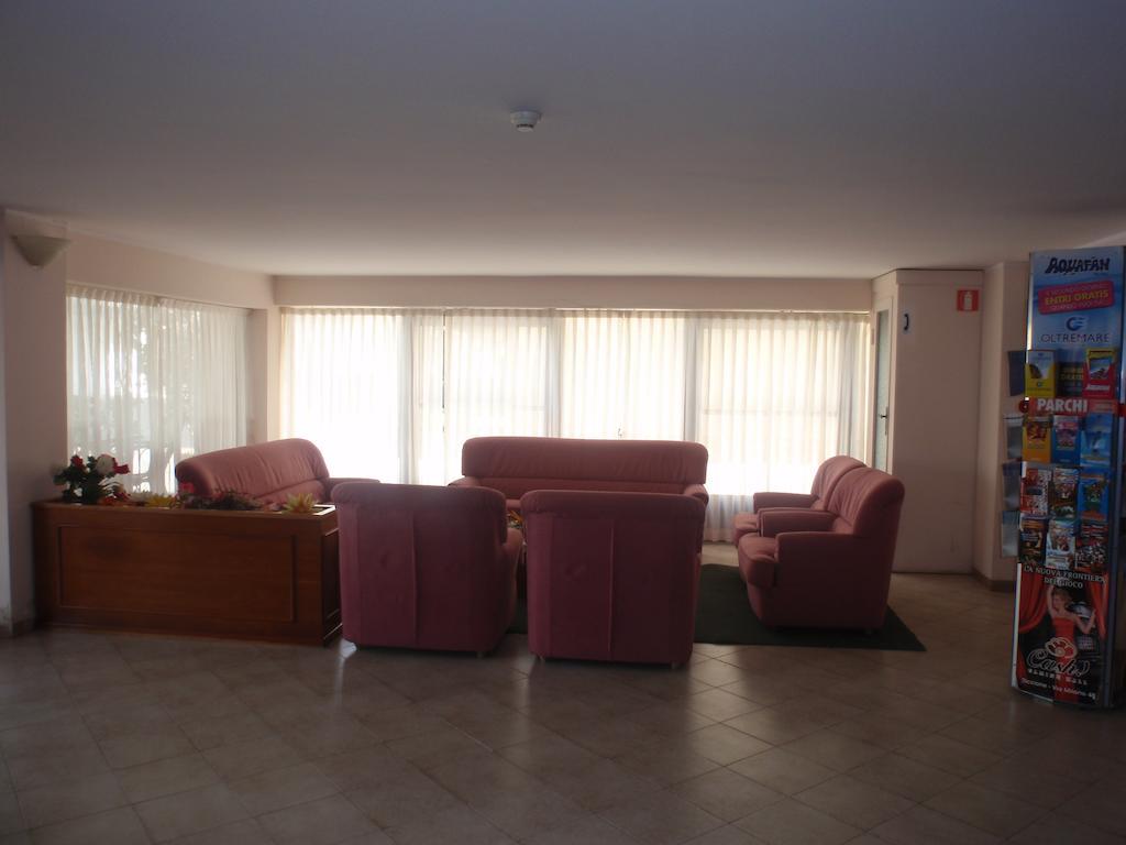 Hotel Glenn Римини Экстерьер фото