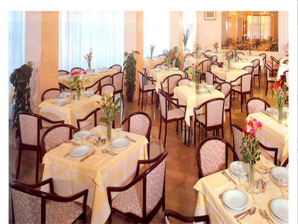 Hotel Glenn Римини Экстерьер фото