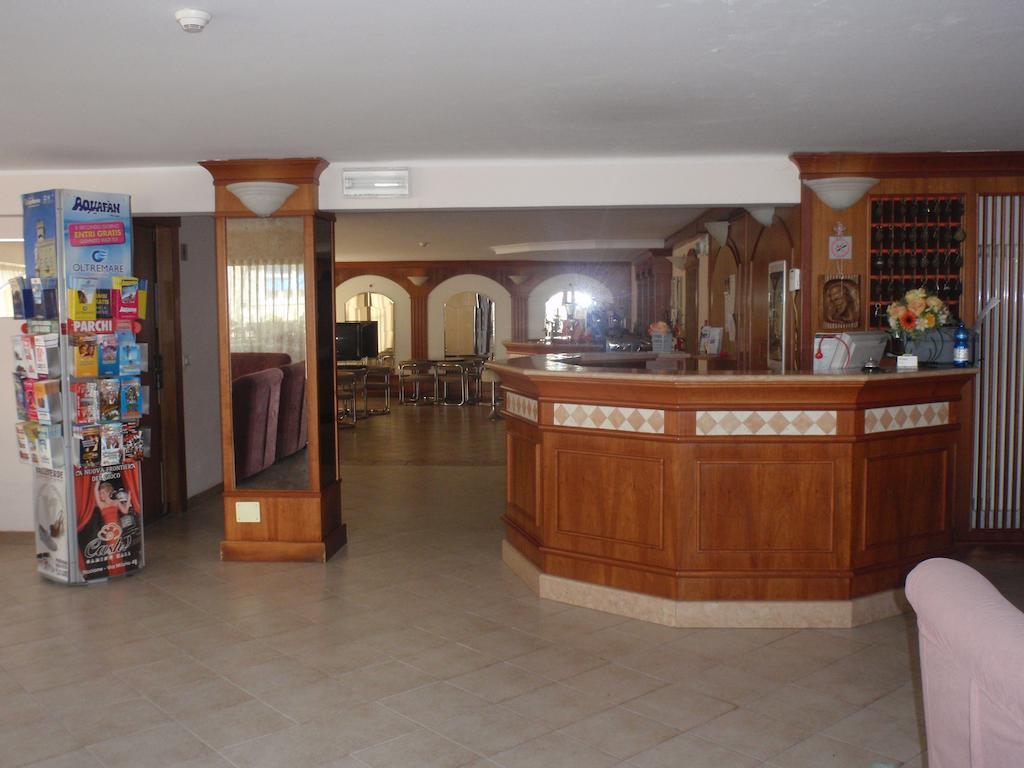 Hotel Glenn Римини Экстерьер фото