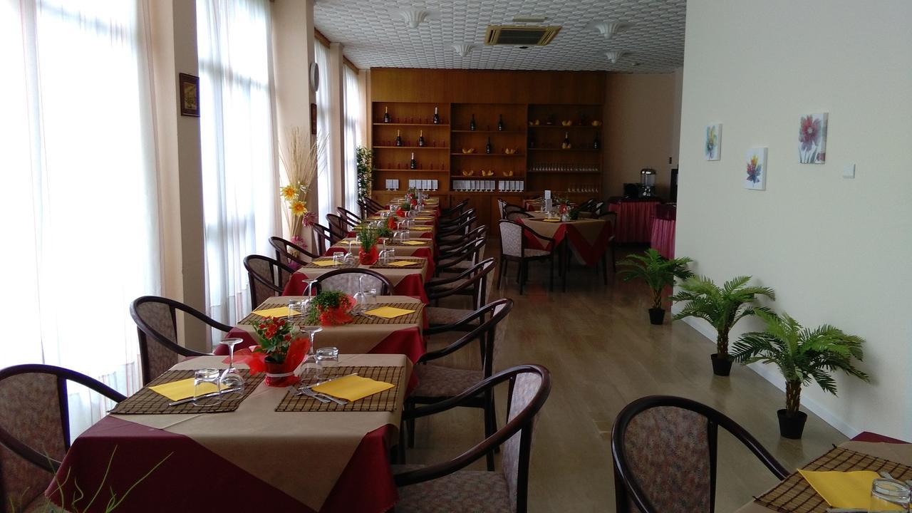 Hotel Glenn Римини Экстерьер фото