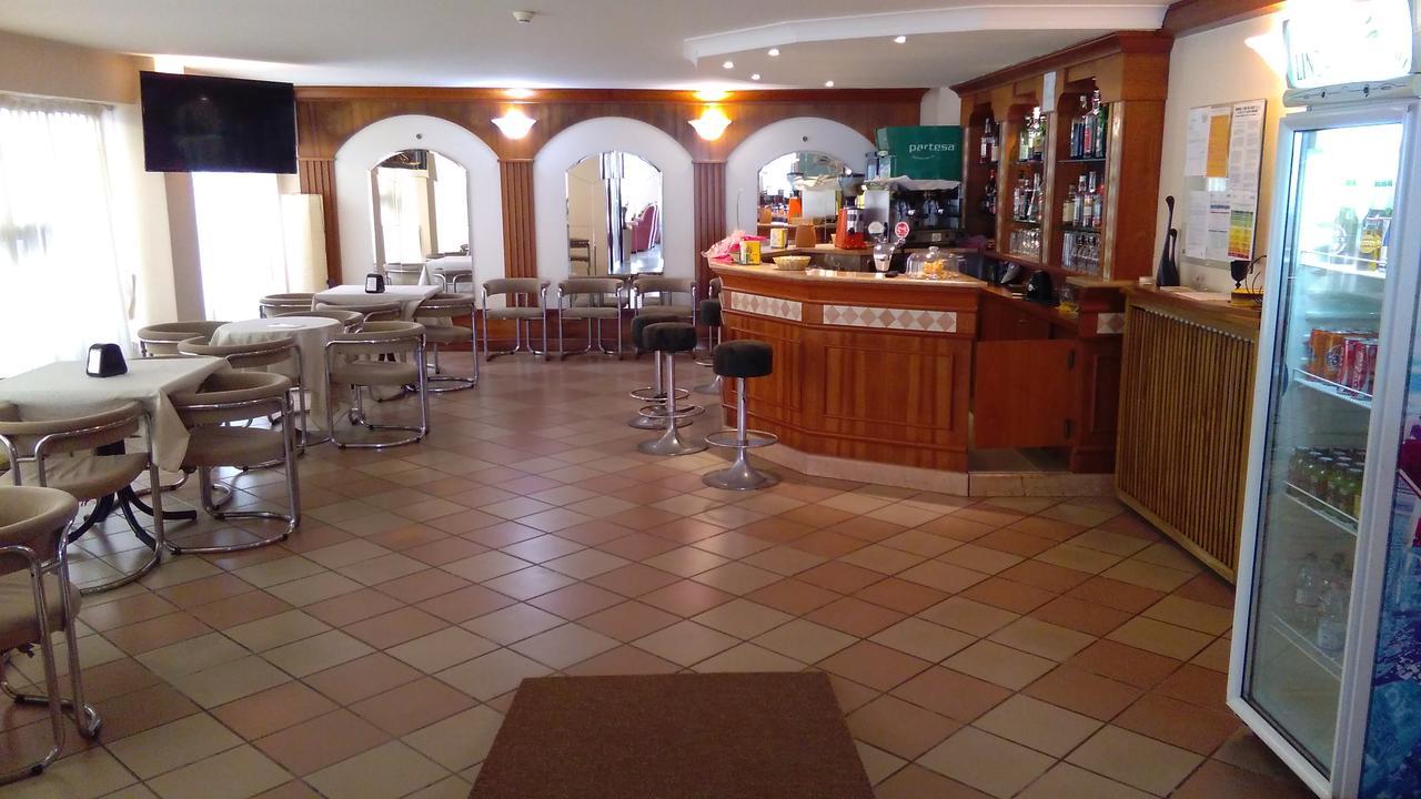 Hotel Glenn Римини Экстерьер фото