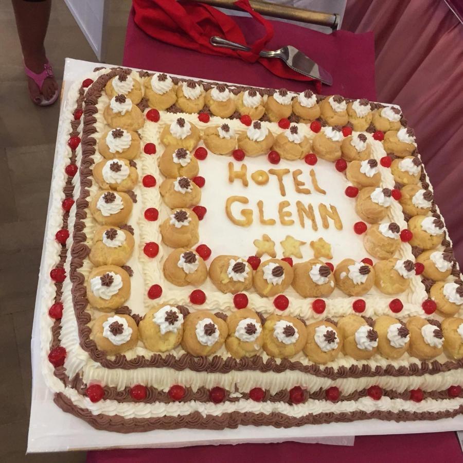 Hotel Glenn Римини Экстерьер фото